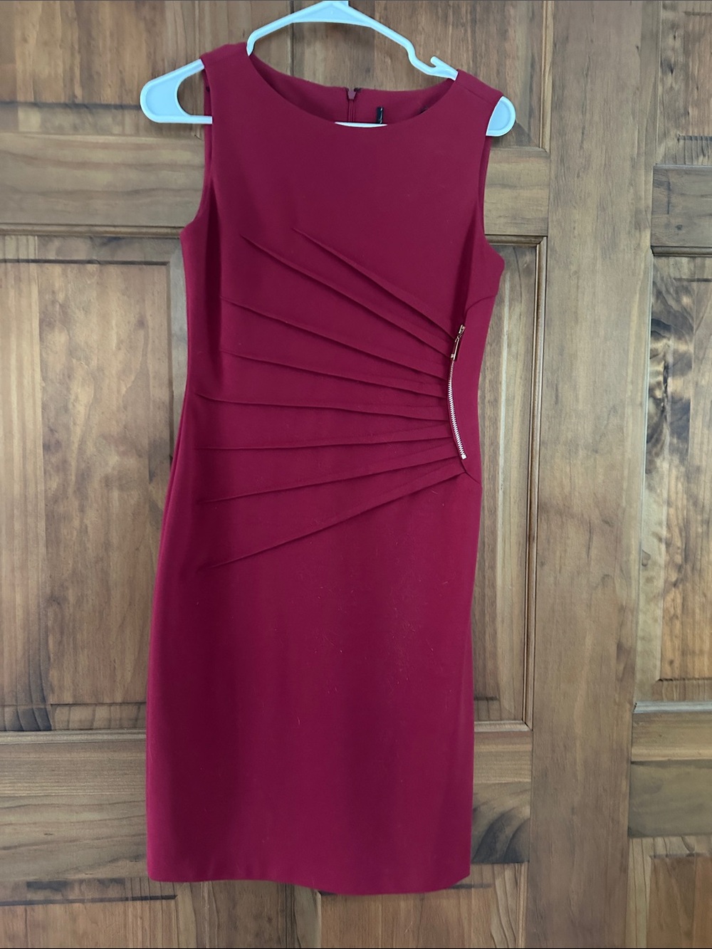 Classic Sleeveless Sheath Dress in Wine Red